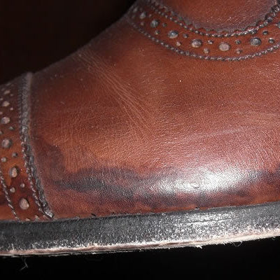 How to clean water stains from leather shoes