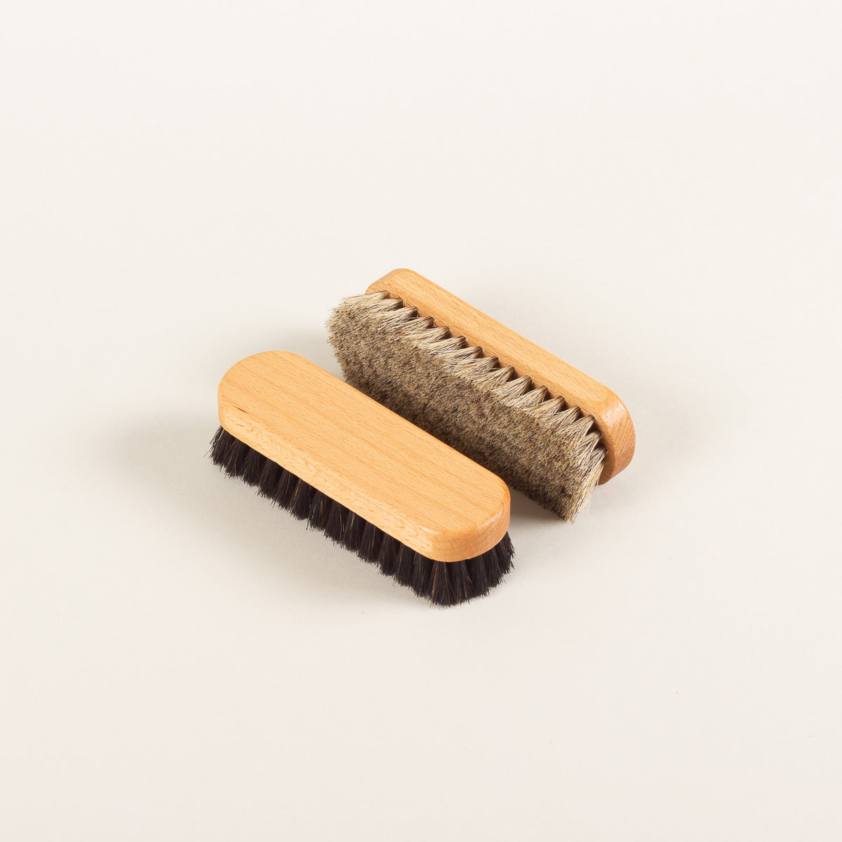 Set of 2 travel size polishing brushes - 100% horsehair