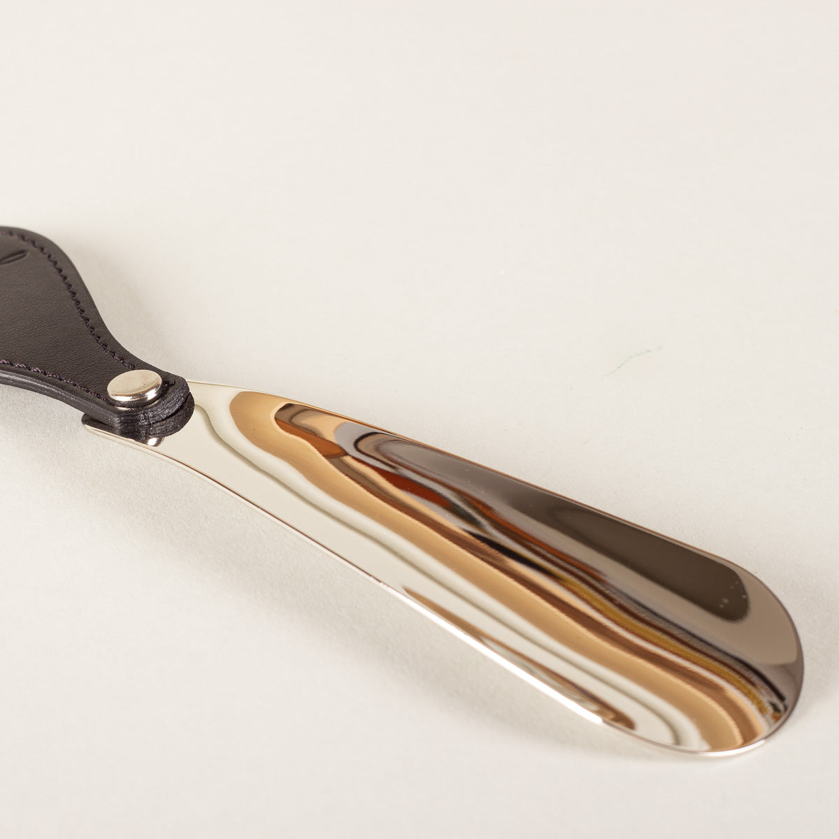 La Cordonnerie Anglaise Black leather and metal shoe horn